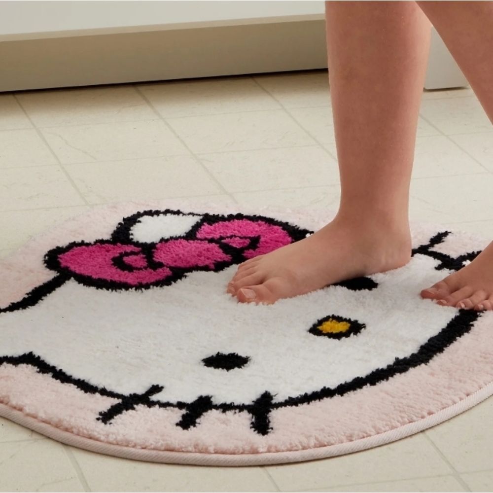 Hello Kitty Decorative Bath Rug - Picture 5 of 10